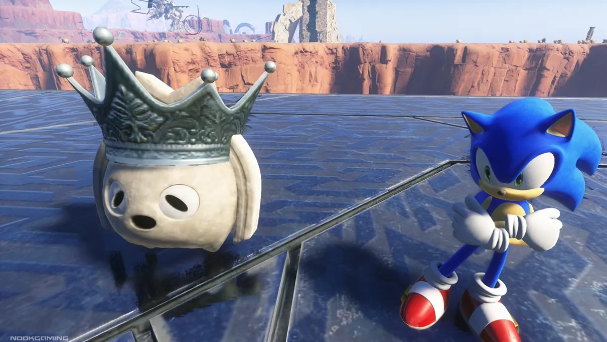 Sonic and a creature with a silver crown